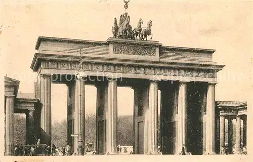 AK / Ansichtskarte Berlin Brandenburger Tor Berlin