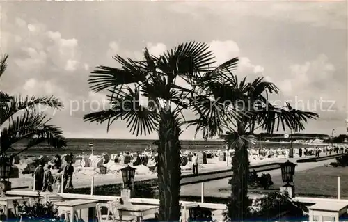 AK / Ansichtskarte Groemitz_Ostseebad Strand Promenade Groemitz_Ostseebad