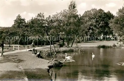 AK / Ansichtskarte Timmendorfer_Strand Im Kurpark Schwanenteich Timmendorfer_Strand