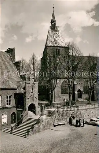 AK / Ansichtskarte Moelln_Lauenburg St Nicolai Kirche mit Rathaustreppe und Gerichtslaube Moelln_Lauenburg