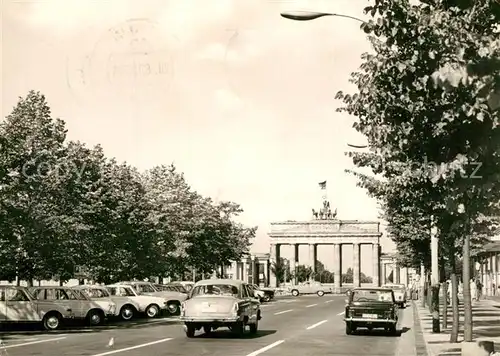 AK / Ansichtskarte Berlin Hauptstadt der DDR Brandenburger Tor Berlin