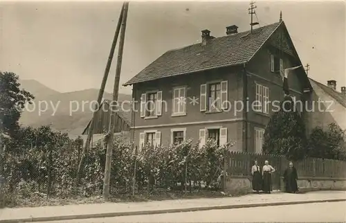 AK / Ansichtskarte Winzenheim_Wintzenheim_Elsass Wohnhaus Frauen 