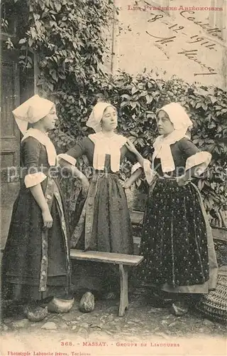 AK / Ansichtskarte Massat Groupe de Liadoures Costumes Trachten Massat