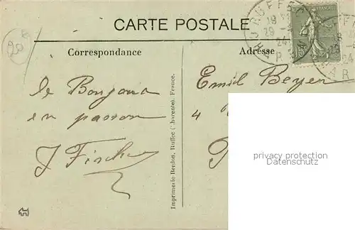 AK / Ansichtskarte Ruffec_Charente  Hotel de Ville Marche couvert Place du Marche Ruffec Charente