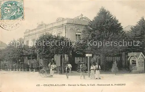AK / Ansichtskarte Chatelaillon Plage Devant la Gare le Cafe Restaurant Parent Chatelaillon Plage