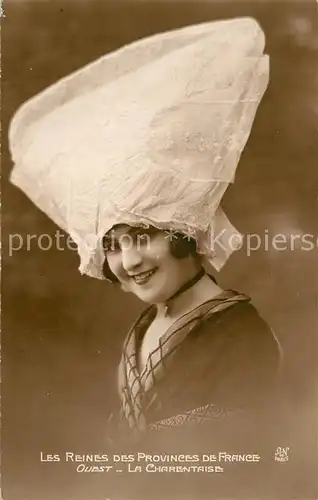 AK / Ansichtskarte Trachten_Frankreich Reines des Provinces de France Ouest Charentaise  