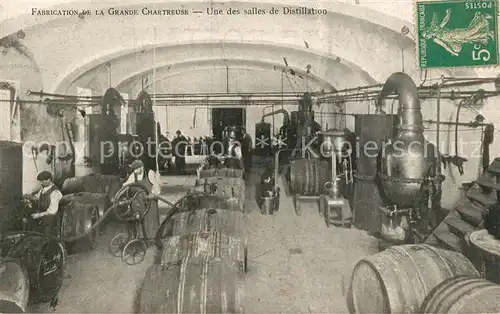 AK / Ansichtskarte La_Grande Chartreuse Une des salles de Distillation La_Grande Chartreuse
