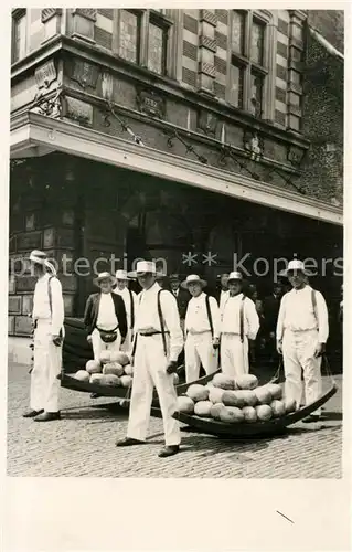 AK / Ansichtskarte Alkmaar Kaasmarkt Alkmaar