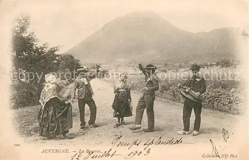 AK / Ansichtskarte Auvergne_Region La Bourree Tradition Folklore Auvergne Region