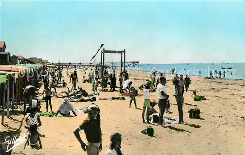 AK / Ansichtskarte Chatelaillon Plage La plage vers la jetee Chatelaillon Plage