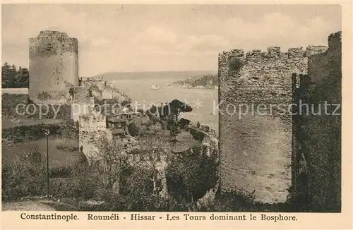 AK / Ansichtskarte Constantinople Roumeli Hissar Tours dominant le Bosphore Constantinople