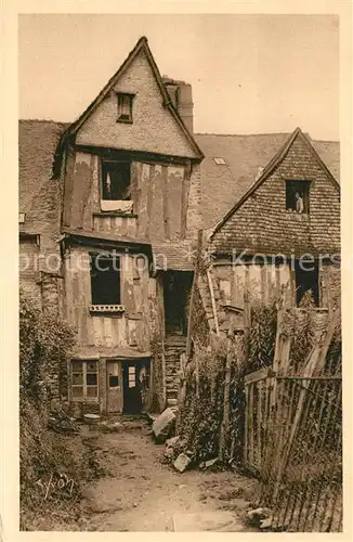 AK / Ansichtskarte Fougeres Vieilles Maisons du XVIe Fougeres