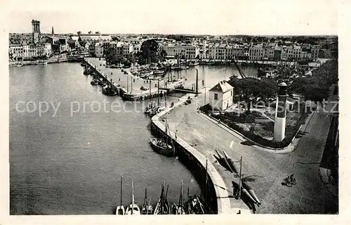 AK / Ansichtskarte La_Rochelle_Charente Maritime Vue sur les bassins La_Rochelle