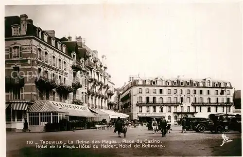 AK / Ansichtskarte Trouville Deauville La Reine des Plages Place du Casino Trouville Deauville