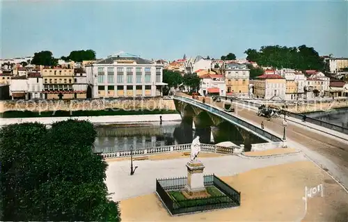 AK / Ansichtskarte Saintes_Charente Maritime Place Bernard Palissy Saintes Charente Maritime