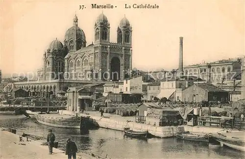 AK / Ansichtskarte Marseille_Bouches du Rhone La Cathedrale Marseille