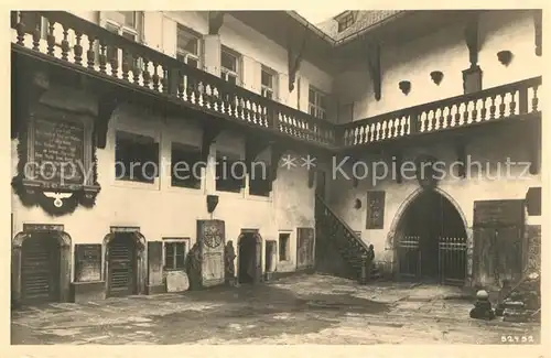 AK / Ansichtskarte Eger_Cheb_Tschechien Hof des Wallensteinhauses 