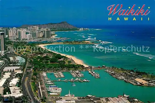 AK / Ansichtskarte Waikiki Aerial view Fishing boats and four boats come through the area in paradise 