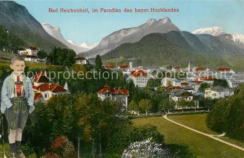 AK / Ansichtskarte Bad_Reichenhall Stadtbild mit Alpenpanorama Kleiner Junge in Trachten Bad_Reichenhall