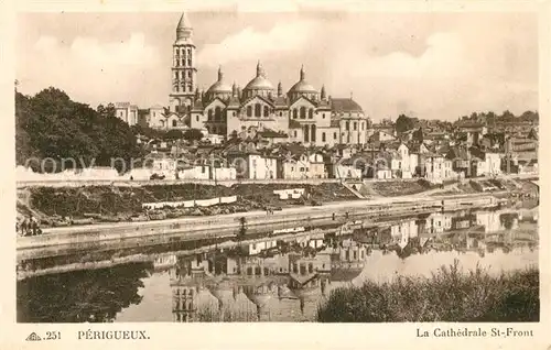 AK / Ansichtskarte Perigueux Cathedrale St Front  Perigueux