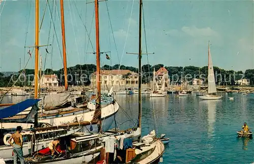 AK / Ansichtskarte Hyeres_les_Palmiers Le Port Hyeres_les_Palmiers