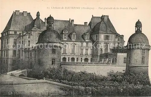 AK / Ansichtskarte Hautefort Chateau de Hautefort Vue generale de la Grande Facade Hautefort