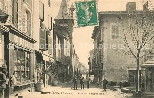 AK / Ansichtskarte Beaurepaire_Isere Rue de la Republique Beaurepaire Isere