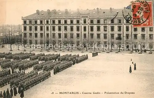 AK / Ansichtskarte Montargis_Loiret Caserne Gudin Presentation du Drapeau Montargis Loiret