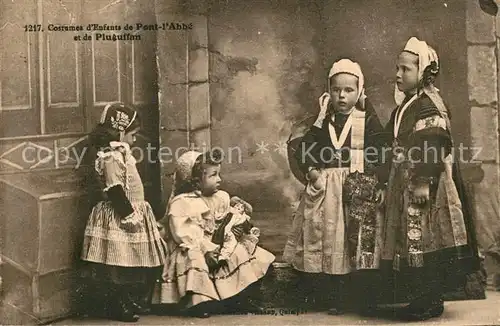 AK / Ansichtskarte Pont l_Abbe Pluguffan Costumes d Enfants  Pont l Abbe