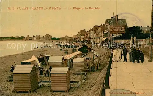 AK / Ansichtskarte Les_Sables d_Olonne La Plage et le Remblai Les_Sables d_Olonne