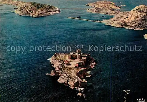 AK / Ansichtskarte Marseille_Bouches du Rhone Vue aerienne du chateau dIf et les Iles Marseille