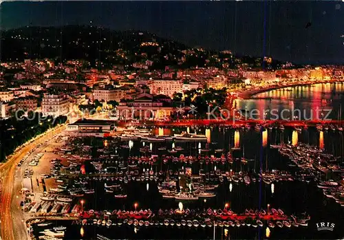 AK / Ansichtskarte Cannes_Alpes Maritimes Le Port et la Croisette la nuit Cannes Alpes Maritimes