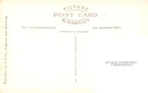 AK / Ansichtskarte Worthing_West_Sussex Sea Front looking West from Warnes Hotel Monument 