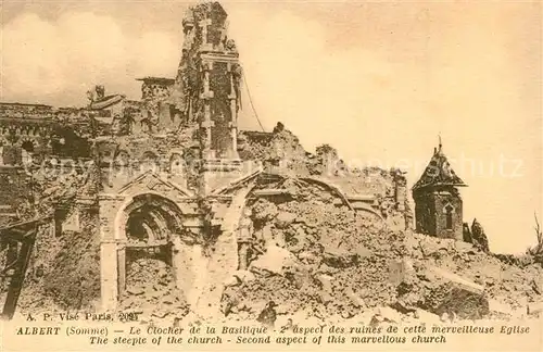 AK / Ansichtskarte Albert_Somme Le Clocher de la Basilique Aspect des ruines de cette merveilleuse Eglise Albert Somme