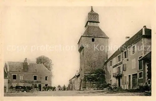 AK / Ansichtskarte Nozeroy Tour de lHorloge Hotel de France Place Henri IV Nozeroy