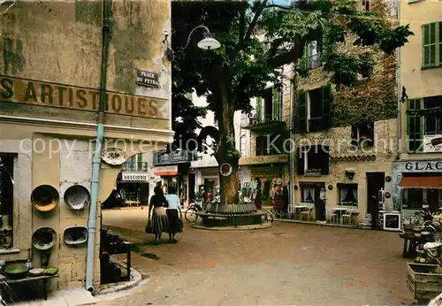 AK / Ansichtskarte Vence la Jolie La place du Peyra Vence la Jolie