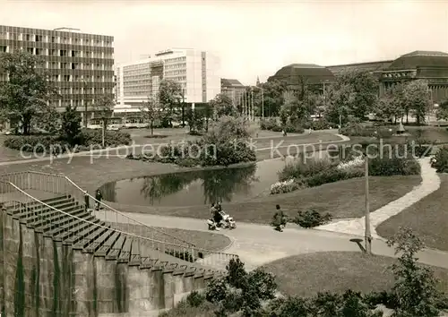 AK / Ansichtskarte Leipzig Schwanenteich mit Hauptbahnhof und Hotel Stadt Leipzig Leipzig