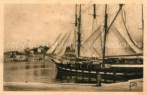 AK / Ansichtskarte Cannes_Alpes Maritimes Le Port Cannes Alpes Maritimes