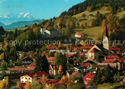 AK / Ansichtskarte Oberstaufen Ortsansicht mit Kirche Blick auf Altmann und Saentis Appenzeller Alpen Oberstaufen