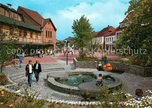 AK / Ansichtskarte Gifhorn Steinweg Fussgaengerzone Brunnen Gifhorn