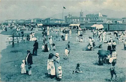 AK / Ansichtskarte Viareggio Piaggia viareggio