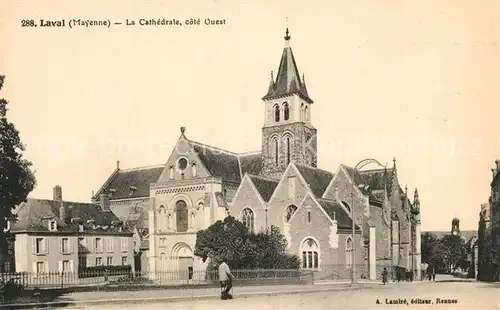 AK / Ansichtskarte Laval_Mayenne La Cathedrale cote Ouest Laval Mayenne