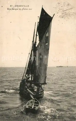 AK / Ansichtskarte Deauville Une barque Deauville