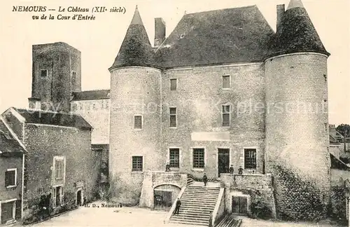 AK / Ansichtskarte Nemours_Seine et Marne Le Chateau vu de la Cour d Entree Nemours Seine et Marne
