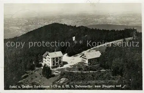 AK / Ansichtskarte Badenweiler Hotel und Penson Hochblauen Fliegeraufnahme Badenweiler