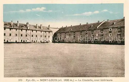 AK / Ansichtskarte Mont Louis La Citadelle cour interieur Mont Louis