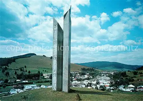 AK / Ansichtskarte Cierny_Balog Celkovy pohlad na obec s pamaetnikom SNP Denkmal 