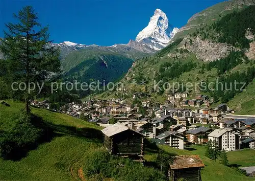AK / Ansichtskarte Zermatt_VS Gesamtansicht mit Blick zum Matterhorn Walliser Alpen Zermatt_VS
