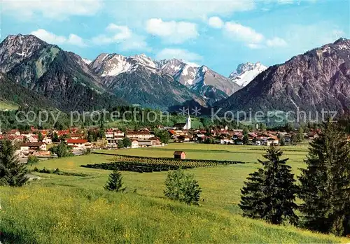 AK / Ansichtskarte Oberstdorf Panorama Bergdorf Allgaeuer Alpen Oberstdorf