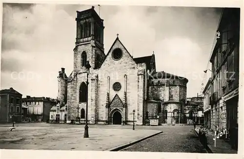 AK / Ansichtskarte Agen_Lot_et_Garonne La Cathedrale Agen_Lot_et_Garonne